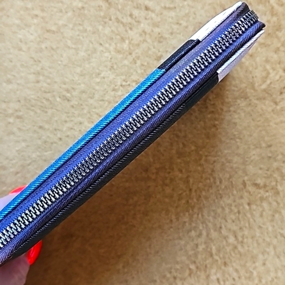 Wallet - Picture 4 of 12
